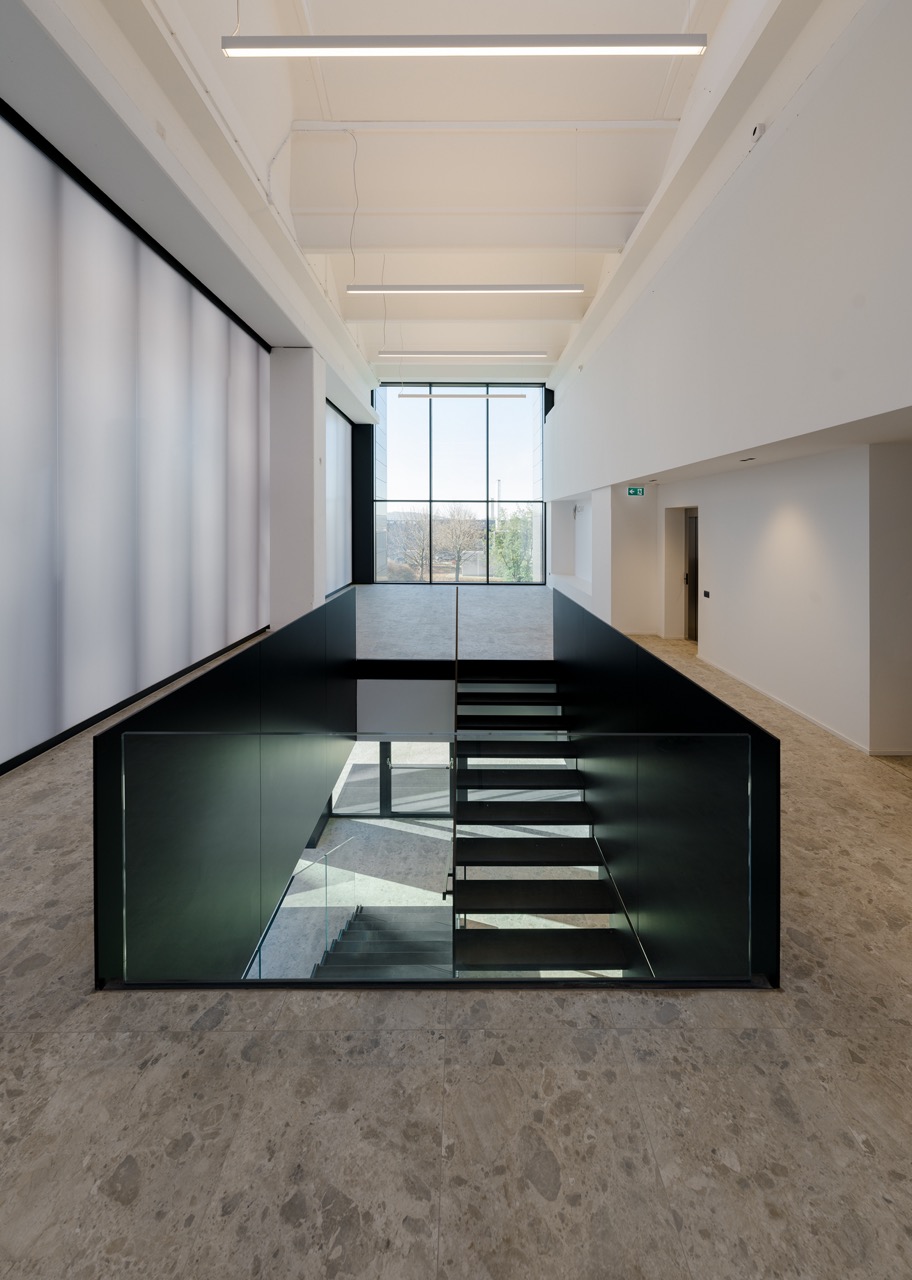 GEZA Ilcam Scala Grande